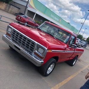 Meet your Posher, Luis g